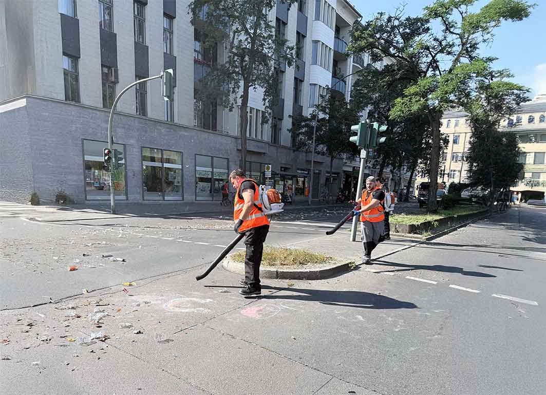 Gehweg- und Straßenreinigung